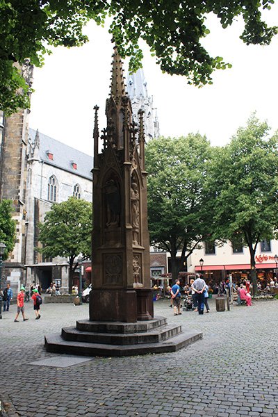 3609-marienbrunnen_mid.jpg